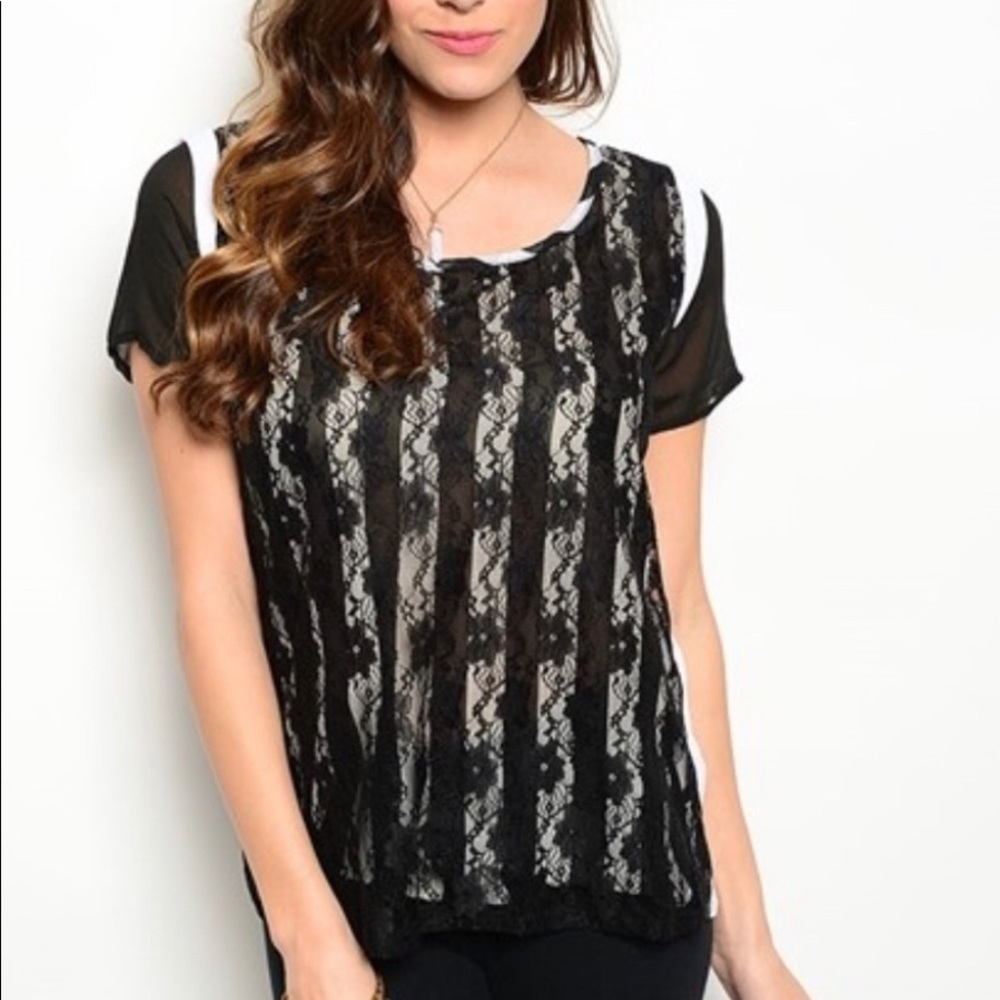 Black and white laced shirt ☀️